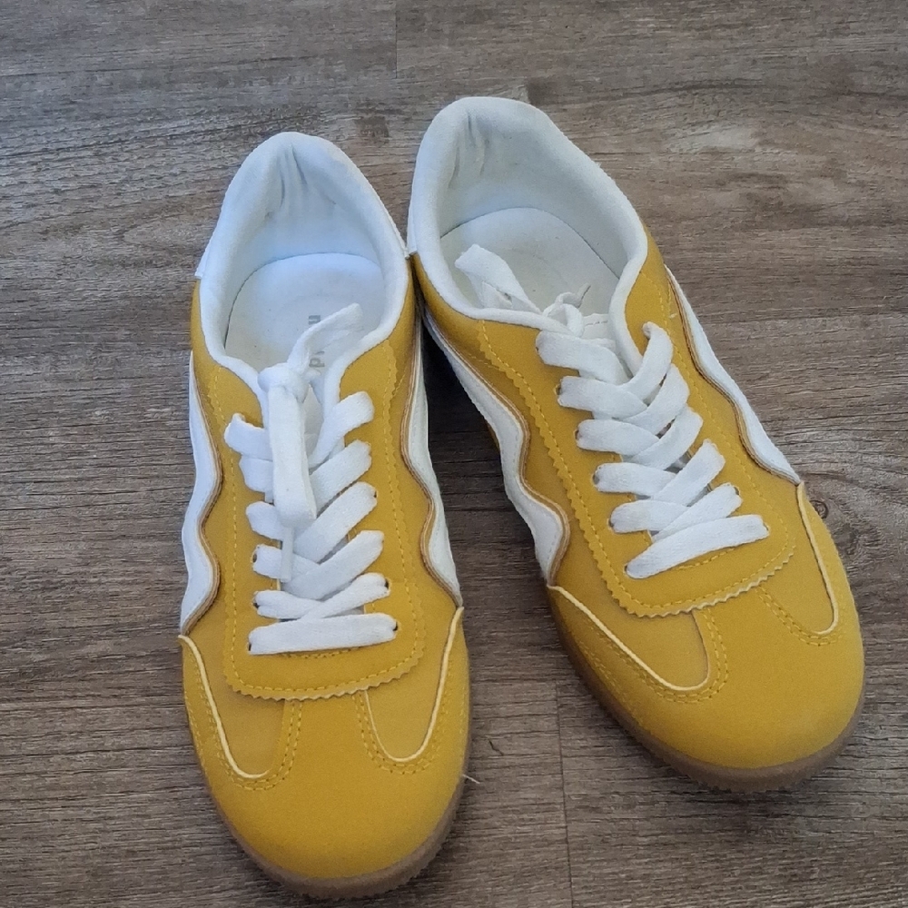 Yellow and White Sneakers Steve MADDEN